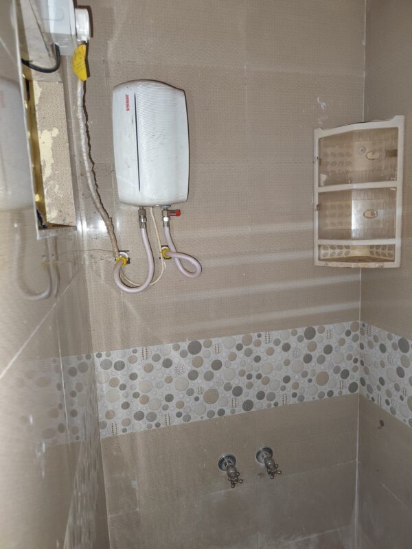 Standard Room 2 - Image 7