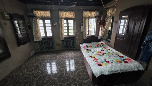 Standard Room 8 - Image 5