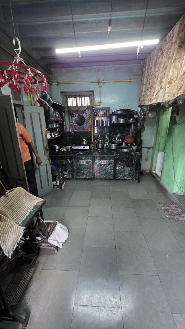 Standard Room 8 - Image 3