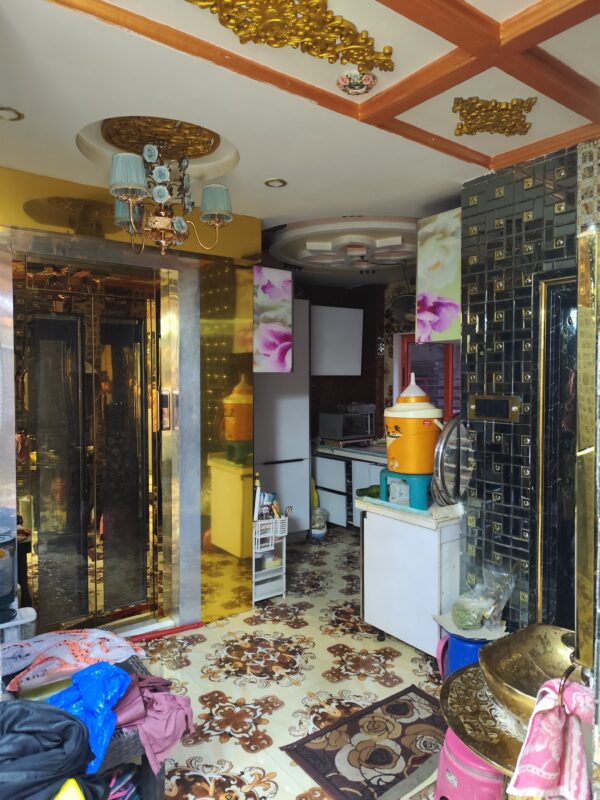 Shared Room 3 - Image 6
