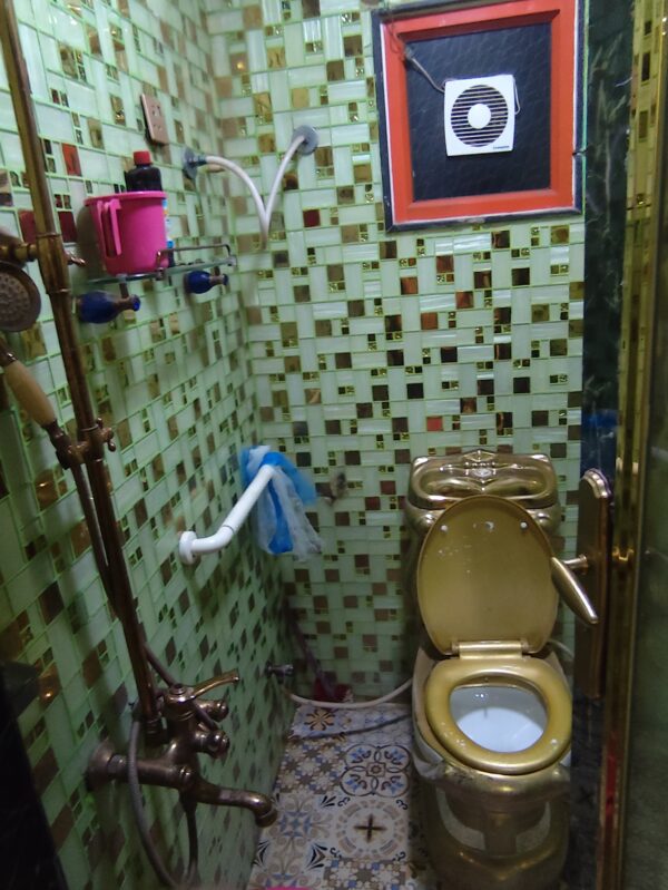 Shared Room 3 - Image 7