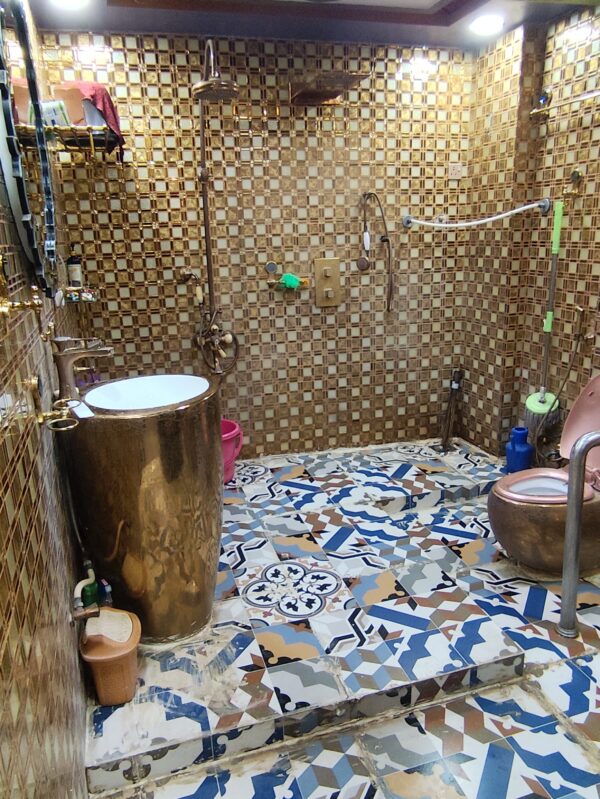 Shared Room 4 - Image 3