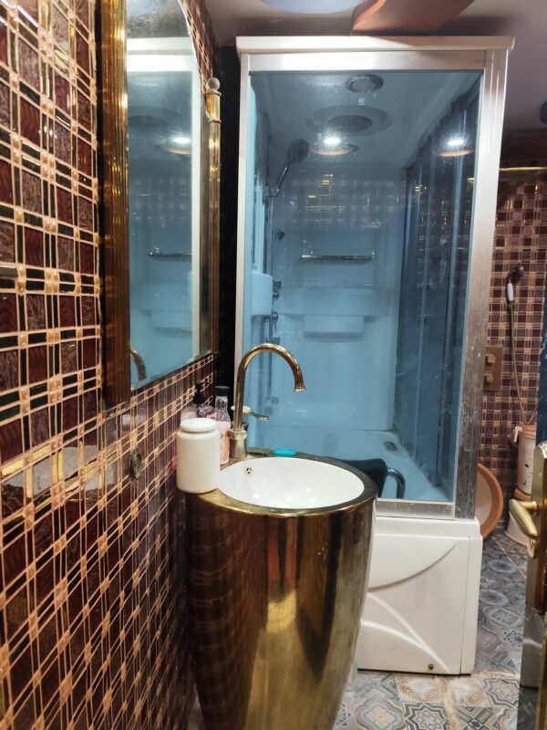 Shared Room 5 - Image 5