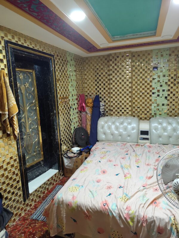 Shared Room 6