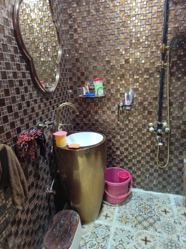 Shared Room 6 - Image 4