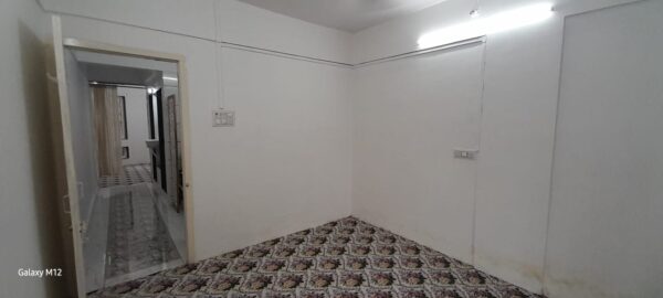 Standard Room 14 - Image 12