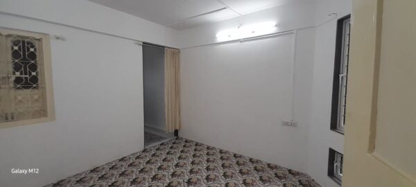 Standard Room 14 - Image 7