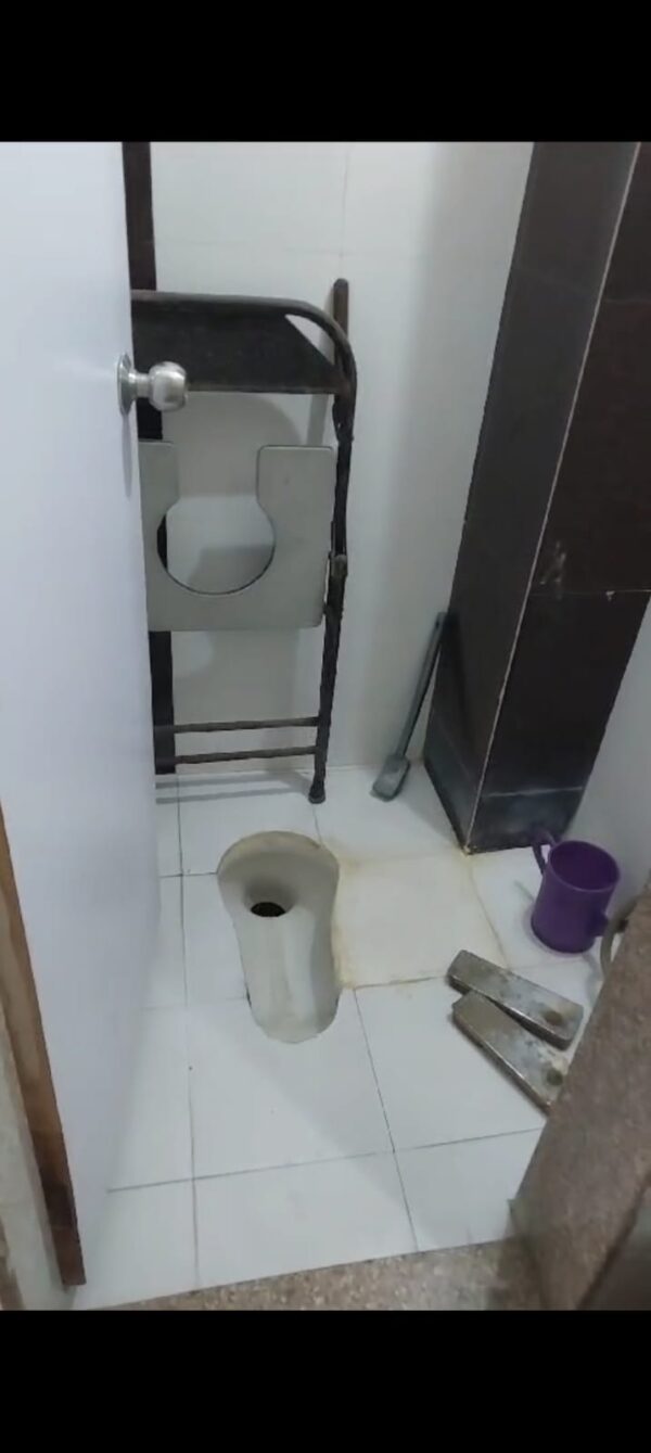 Standard Room 21 - Image 6